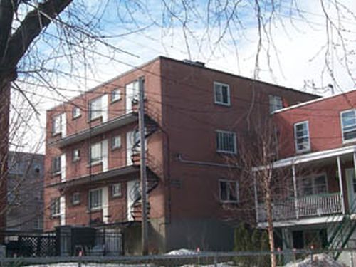 Bank of Canada maintains overnight rate target at 1/2 per cent