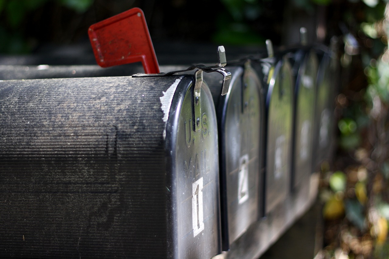 Pay attention to a notice of modification of the lease delivered by a bailiff in the mailbox