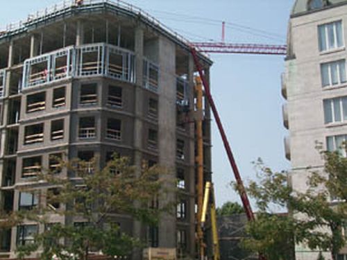 Housing Experts Take Action on Environmental Concerns