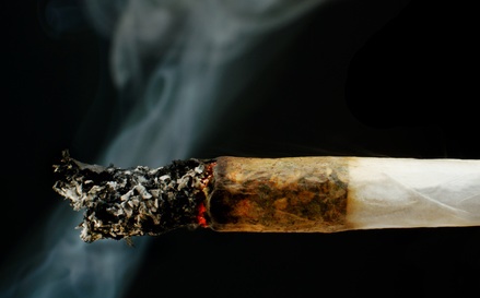 The Tribunal administratif du logement terminates the lease of a tenant who does not comply with a ban on smoking in the dwelling