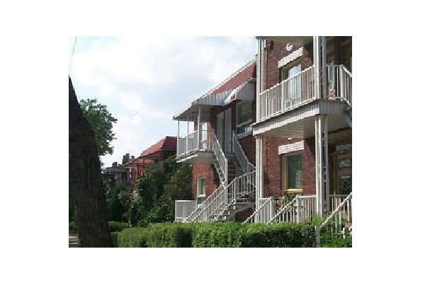 Canadian home sales slip further in January