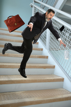 Falling down the stairs: to each his responsibilities