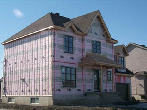 Quebec Residentiel Construction: 11 per cent Drop in June